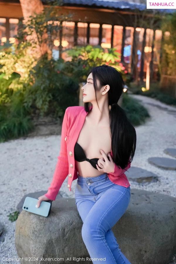   [XiuRen]高清写真图 2024.02.08 No.8091 龙雪儿 牛仔裤美臀第40张图片